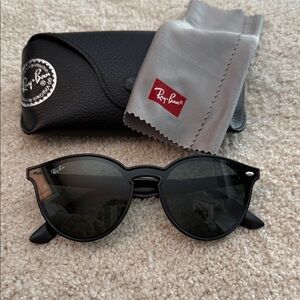 Ray-Ban Black Sunglasses